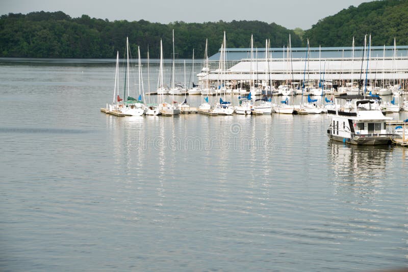 Editoriale: Joe Wheeler State Park Alabama Marina e fiume