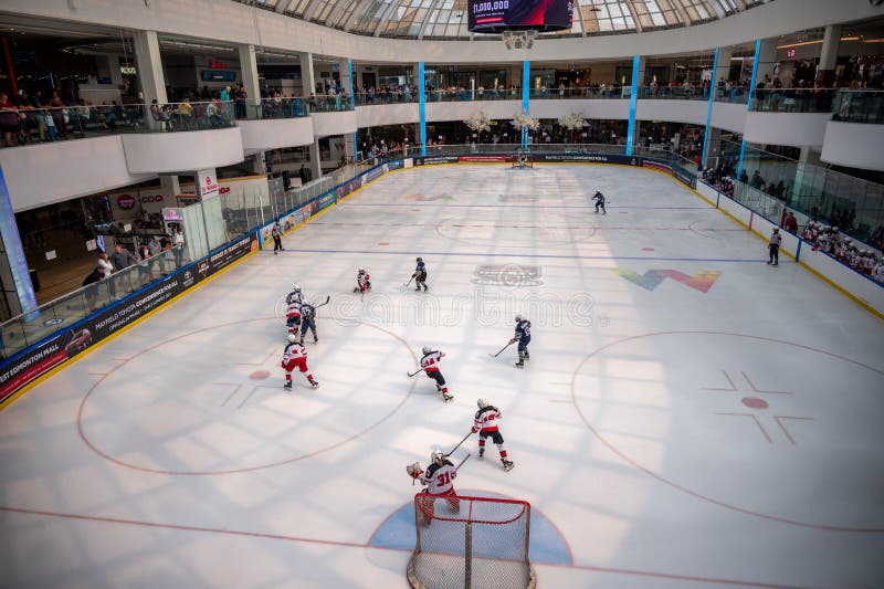 Ice hockey at the West Edmonton Mall stock photography