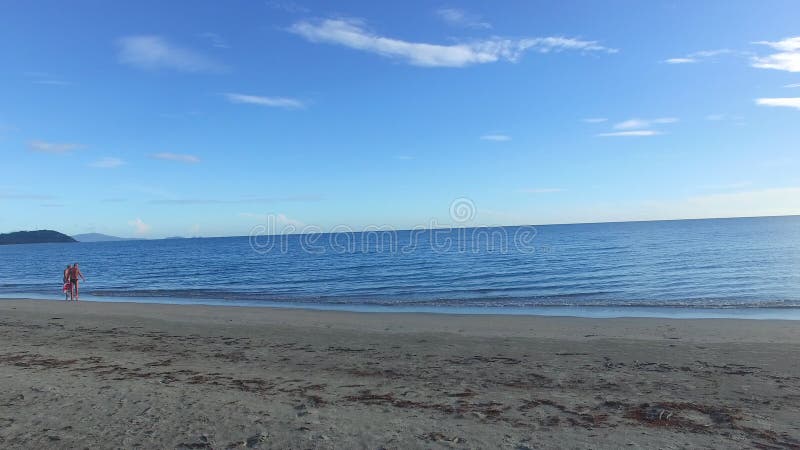 Een bredere mening van het mooie strand