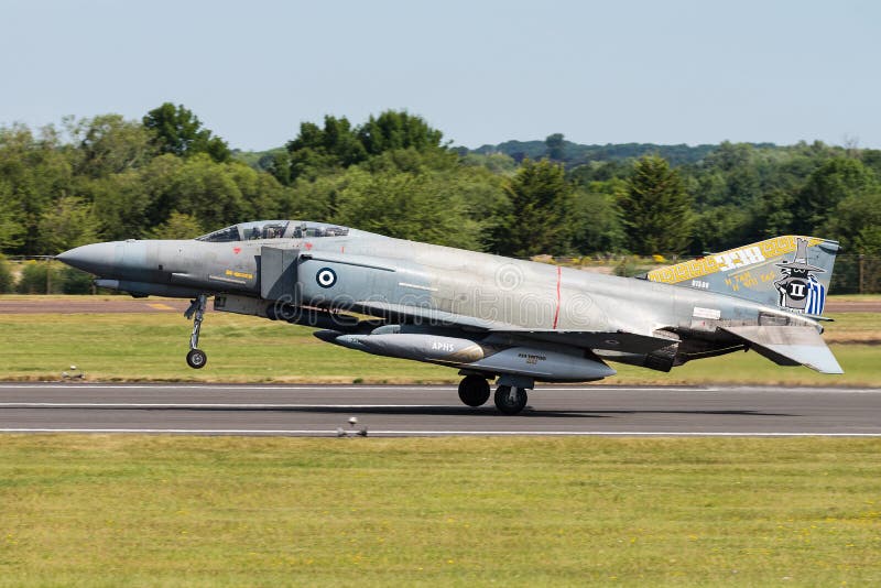 Een F-4E Spook II vechtersstraal van de Helleense Luchtmacht royalty-vrije stock afbeeldingen Een F-4E Spook II vechtersstraal van de Helleense Luchtmacht royalty-vrije stock afbeeldingen