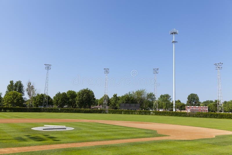 Een honkbalveld in een kleine stad in Minnesota, de V.S. royalty-vrije stock afbeeldingen Een honkbalveld in een kleine stad in Minnesota, de V.S. royalty-vrije stock afbeeldingen