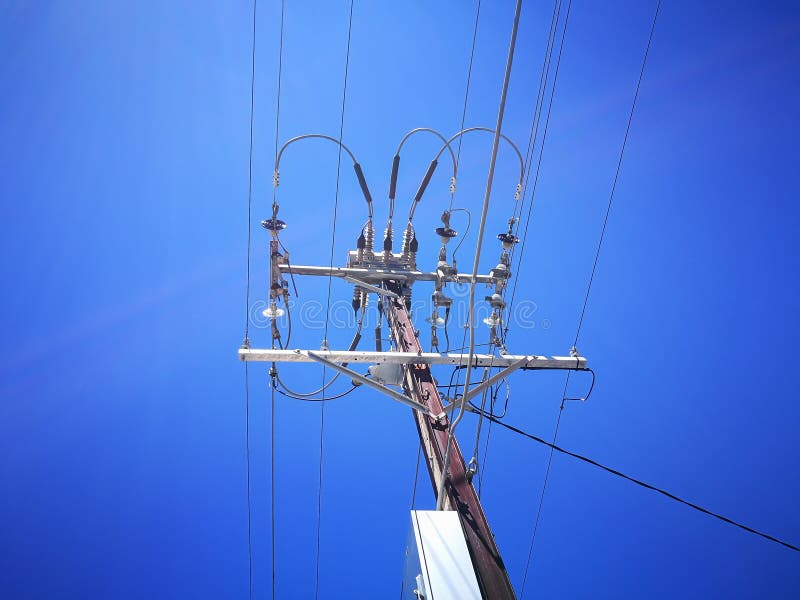 Een Lage die hoekmening van de Transformator van de Elektriciteitshoogspanning voor het Verzenden van de Energiegeneratie van de royalty-vrije stock afbeelding Een Lage die hoekmening van de Transformator van de Elektriciteitshoogspanning voor het Verzenden van de Energiegeneratie van de royalty-vrije stock afbeelding