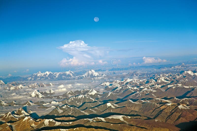 Een luchtmening van sneeuw ladden Westelijk Himalayagebergte, ladakh-India royalty-vrije stock afbeeldingen Een luchtmening van sneeuw ladden Westelijk Himalayagebergte, ladakh-India royalty-vrije stock afbeeldingen