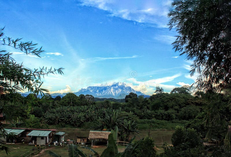 Een middagmening van onderstel Kinabalu stock fotografie Een middagmening van onderstel Kinabalu stock fotografie