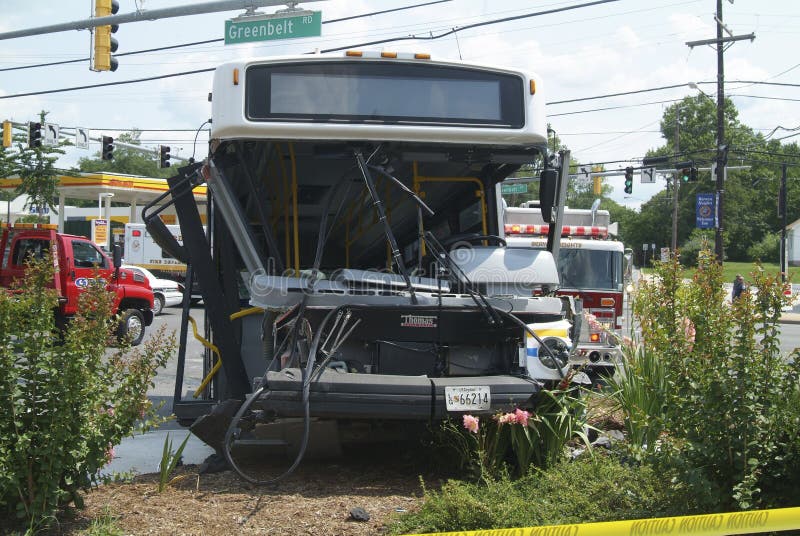 Een ongeval die een bus in Groengordel, Marylandbus impliceren royalty-vrije stock foto Een ongeval die een bus in Groengordel, Marylandbus impliceren royalty-vrije stock foto