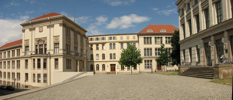 Een panoramisch schot van MLU Halle, Duitsland royalty-vrije stock fotografie Een panoramisch schot van MLU Halle, Duitsland royalty-vrije stock fotografie