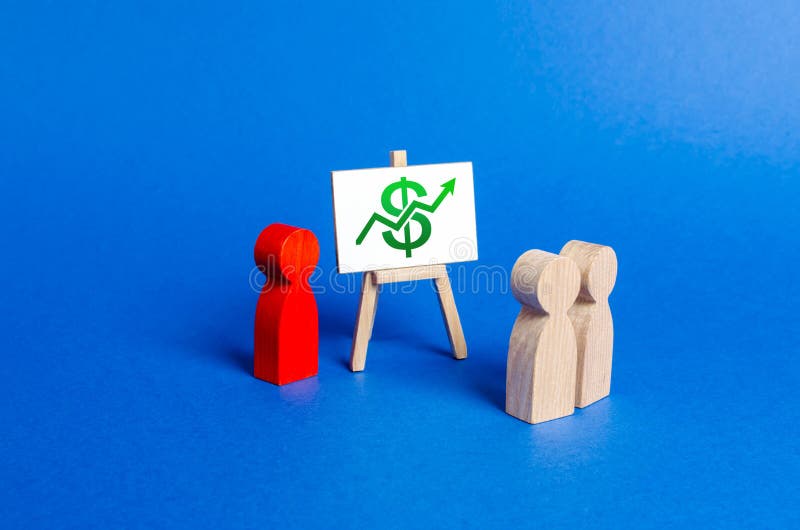 Een persoon houdt een presentatie bij een briefing, bespreking van de bedrijfsstrategie Analyse van de resultaten, informatiemark stock foto Een persoon houdt een presentatie bij een briefing, bespreking van de bedrijfsstrategie Analyse van de resultaten, informatiemark stock foto
