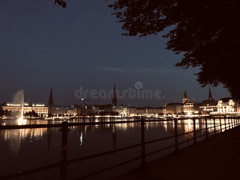 Een stad bij nacht royalty-vrije stock foto's Een stad bij nacht royalty-vrije stock foto's