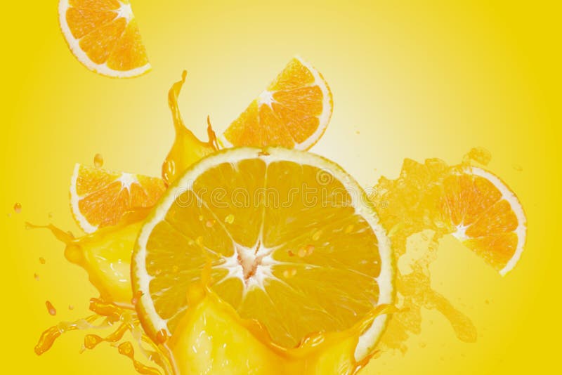 Een verse, sappige en smakelijke oranje veroorzakende waterplons in alle richtingen Yollowachtergrond stock foto's Een verse, sappige en smakelijke oranje veroorzakende waterplons in alle richtingen Yollowachtergrond stock foto's