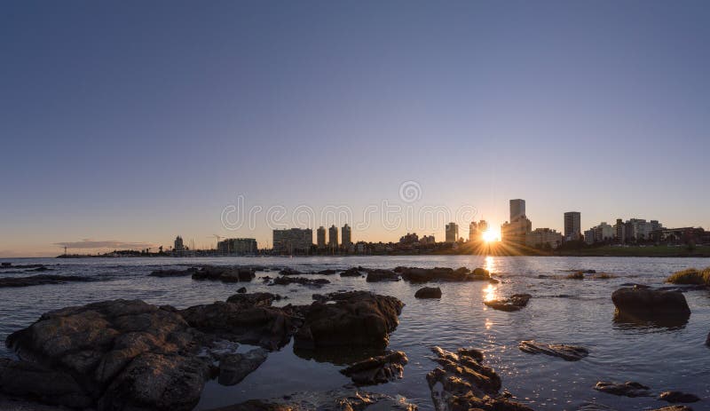 Een Zonsondergang in Montevideo stock fotografie Een Zonsondergang in Montevideo stock fotografie
