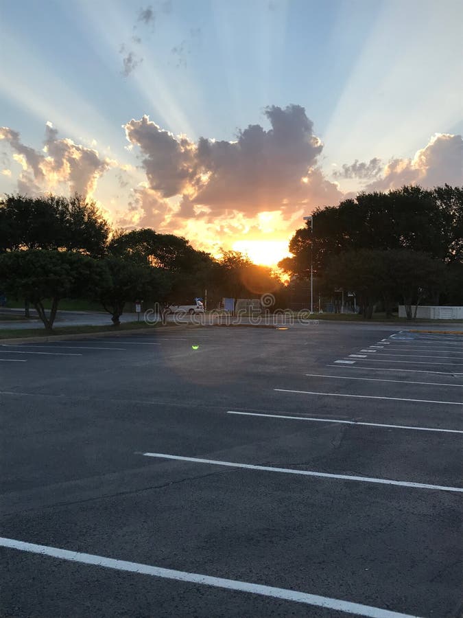 Een zonsopgang bij de j-gezondheidsclub in Dallas, Texas stock afbeeldingen Een zonsopgang bij de j-gezondheidsclub in Dallas, Texas stock afbeeldingen