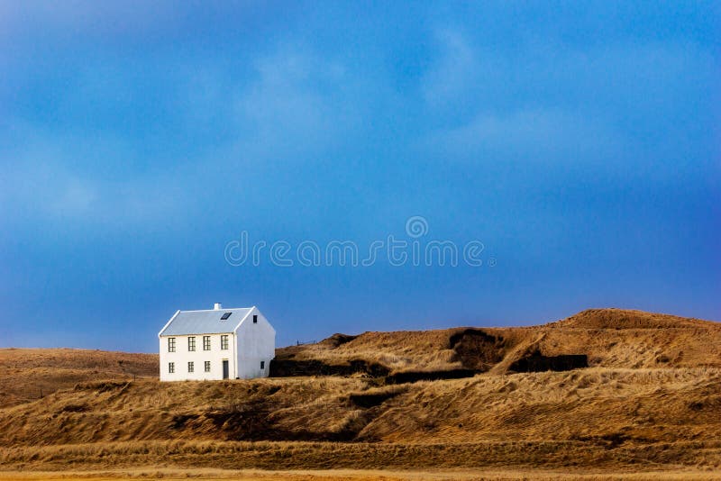 Eenzaam Huis royalty-vrije stock fotografie Eenzaam Huis royalty-vrije stock fotografie