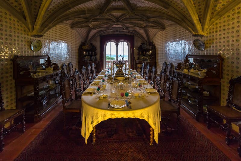 Eetkamer, het Nationale Paleis van Pena, Sintra, Portugal stock foto's Eetkamer, het Nationale Paleis van Pena, Sintra, Portugal stock foto's