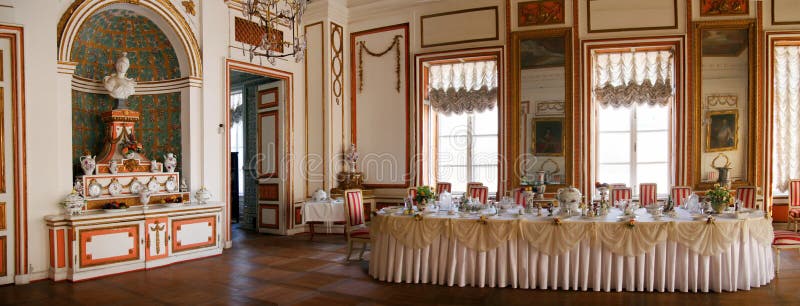 Eetkamer in Kuskovo royalty-vrije stock afbeeldingen Eetkamer in Kuskovo royalty-vrije stock afbeeldingen