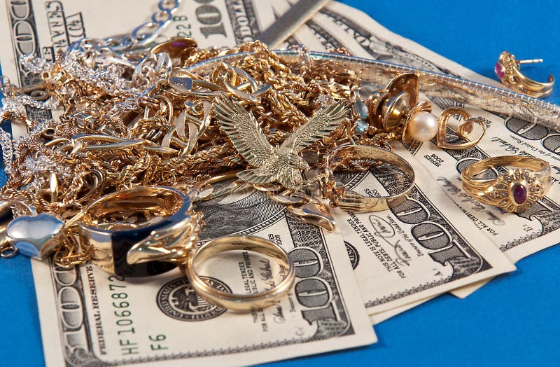 Efectivo para las joyas y el oro foto de archivo libre de regalías Efectivo para las joyas y el oro foto de archivo libre de regalías