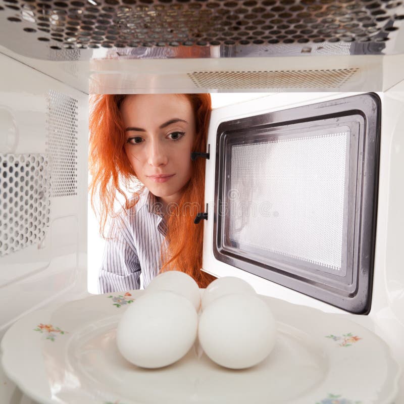 Eggs in microwave