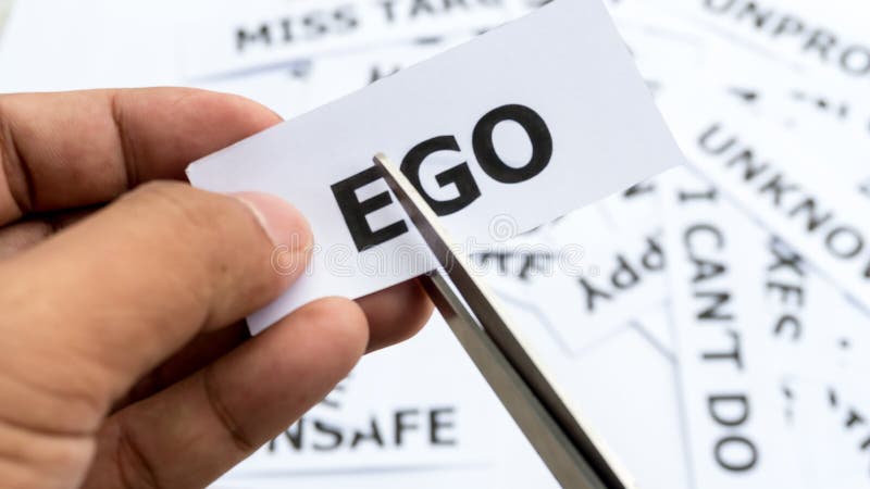 Egoegontext eller ordbetydelse på papper i handinnehav