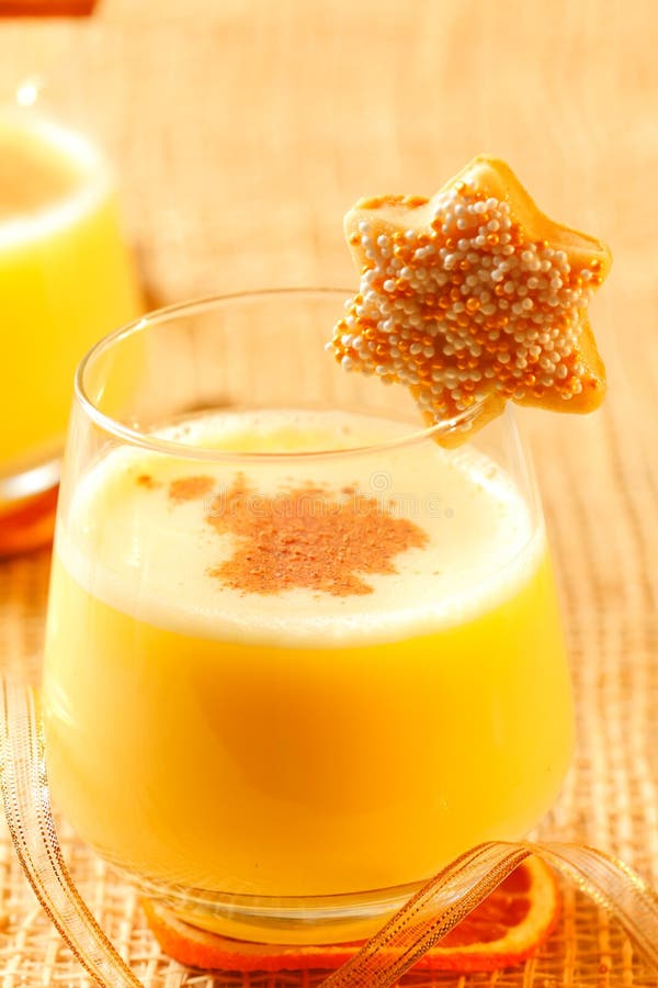 Eierpunsch lizenzfreies stockfoto Eierpunsch lizenzfreies stockfoto