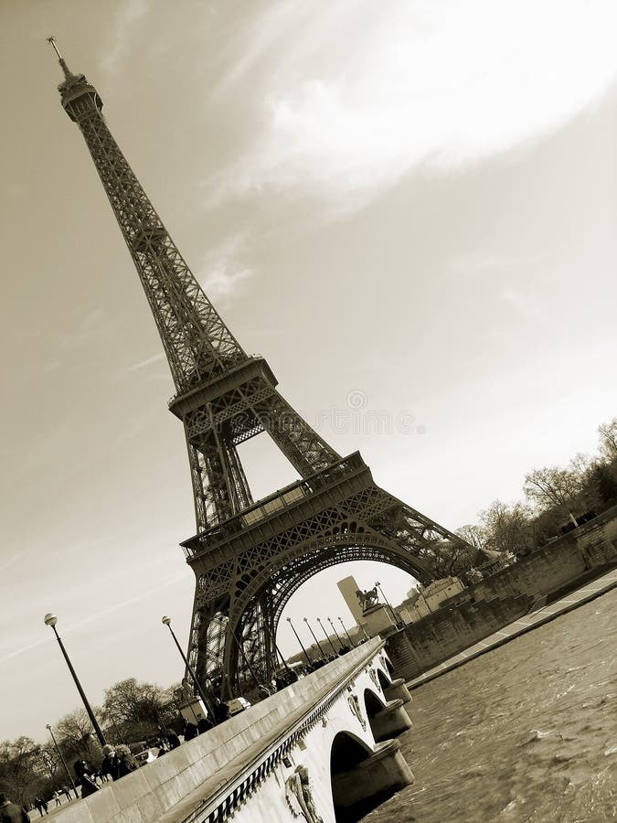 Eiffel france paris sepiatorn