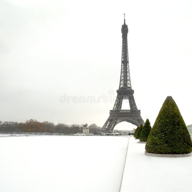 Eiffel tower under snow - Paris