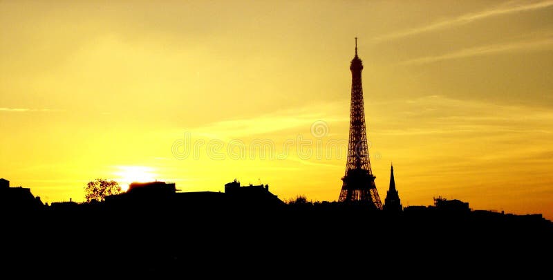 Sunset on Eiffel Tower taken from Pont des invalides. Sunset on Eiffel Tower taken from Pont des invalides.