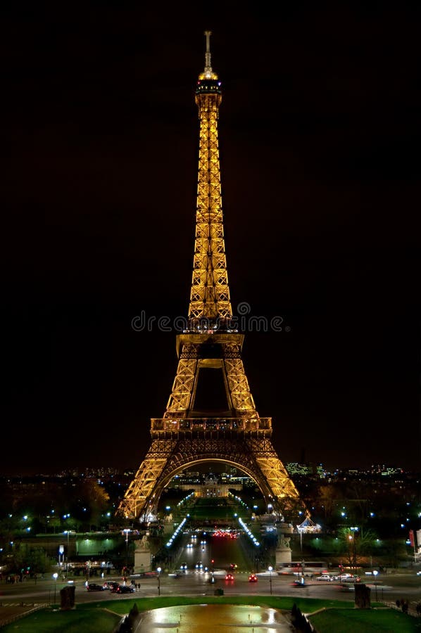 Eiffelturm nachts lizenzfreie stockfotografie Eiffelturm nachts lizenzfreie stockfotografie
