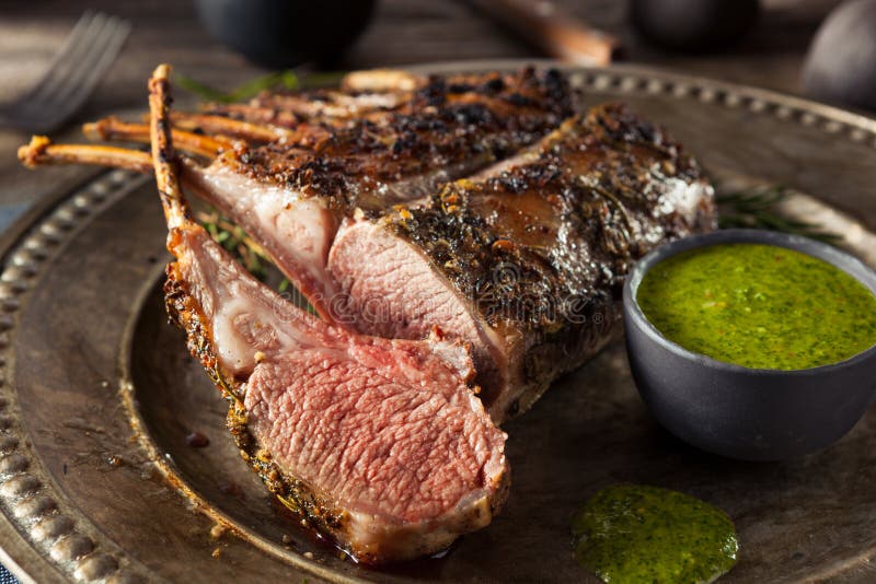 Eigengemaakt Herb Roast Lamb stock afbeeldingen Eigengemaakt Herb Roast Lamb stock afbeeldingen