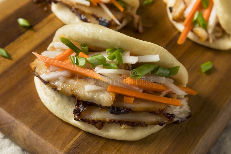 Eigengemaakte Gestoomde Varkensvleesbuik Bao Buns royalty-vrije stock afbeelding