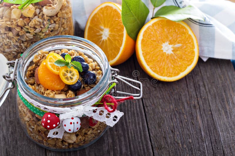 Eigengemaakte granola zoals huidig stock fotografie Eigengemaakte granola zoals huidig stock fotografie