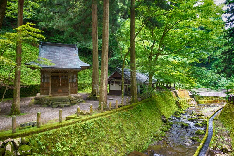 Eiheiji świątynia w eiheiji town fukui prefektura japonia. eiheiji jest jedną z dwóch głównych świątyń