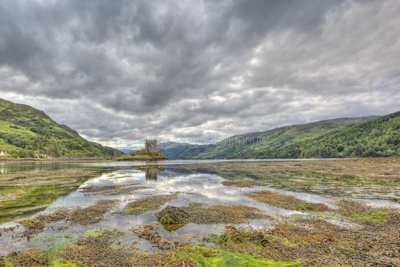 Eilean Donan kasztel, średniogórza, Szkocja, UK fotografia royalty free