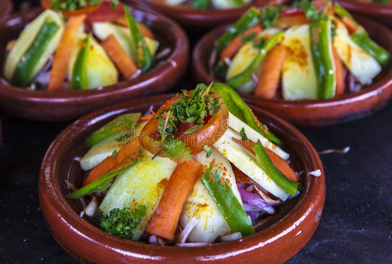 Ein Gemüse-tajine Teller in Marokko Stockfoto - Bild von jahrhunderte ...