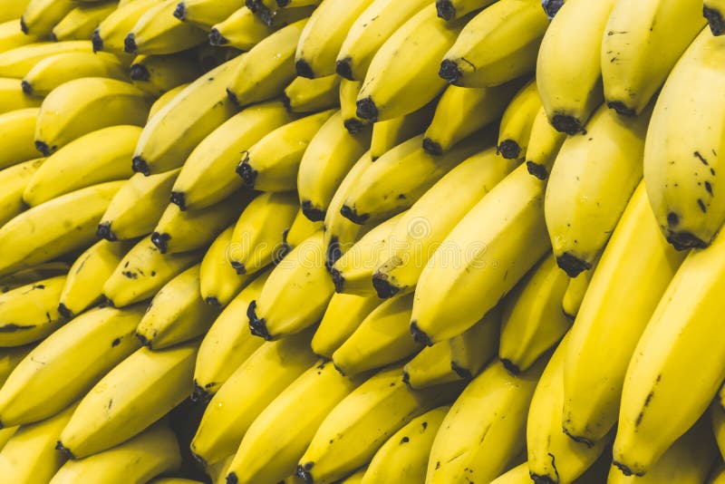 Ein Haufen Bananen Auf Dem Markt Viele Reife Gelbe Bananen Auf Einem