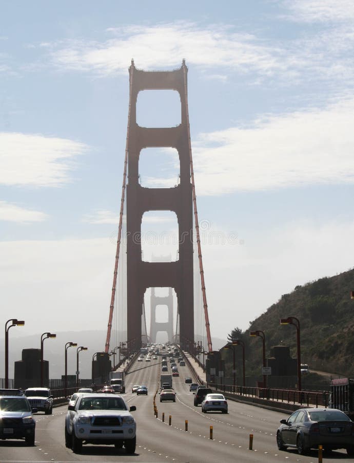 Ein Weg entlang Golden gate bridge stockbilder Ein Weg entlang Golden gate bridge stockbilder