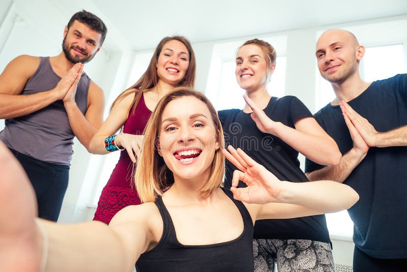 Aus Freundinnen werden Lesbenschwestern Aus Freundinnen werden Lesbenschwestern