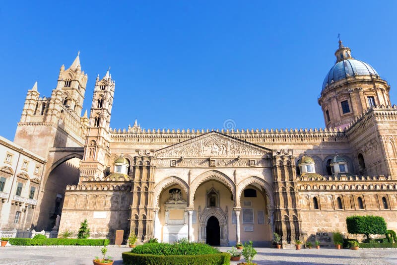 Eingang der Palermo-Kathedrale in Palermo, Italien stockfotografie Eingang der Palermo-Kathedrale in Palermo, Italien stockfotografie