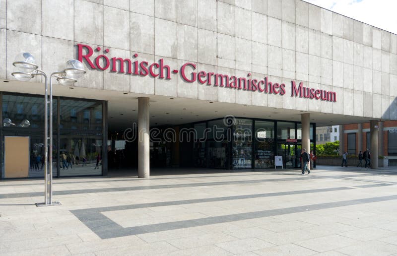 Eingang des Museums stockfotos Eingang des Museums stockfotos