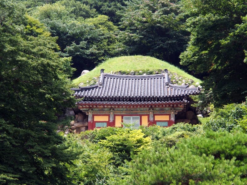 Eingang von Seokguram-Grotte, Südkorea lizenzfreie stockfotografie