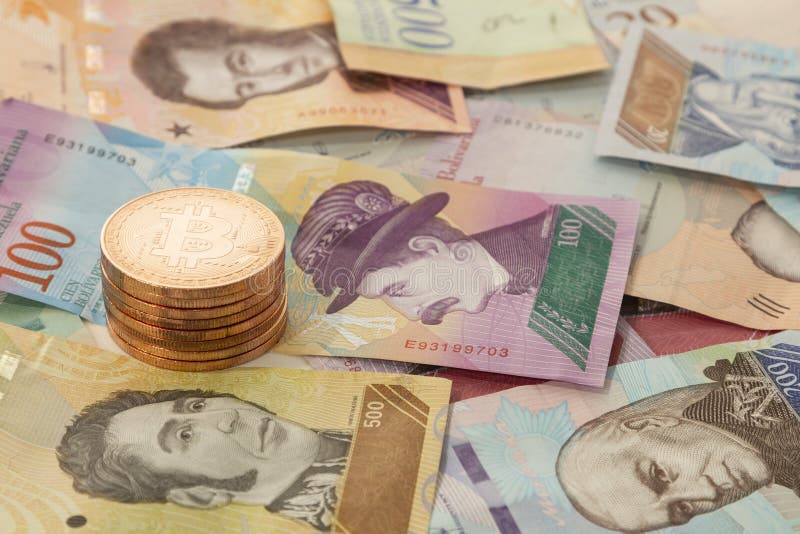 Einige cryptocurrencies, bitcoin, ethereum, litecoin, Kräuselung, begleitet vom Geld von Venezuela lizenzfreie stockfotografie Einige cryptocurrencies, bitcoin, ethereum, litecoin, Kräuselung, begleitet vom Geld von Venezuela lizenzfreie stockfotografie