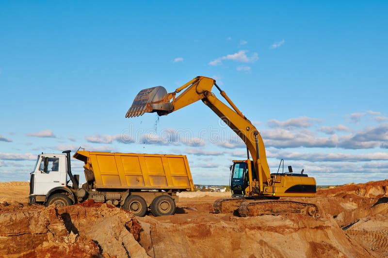 Ekskawatoru dumper ładownicza ciężarówka obraz royalty free Ekskawatoru dumper ładownicza ciężarówka obraz royalty free