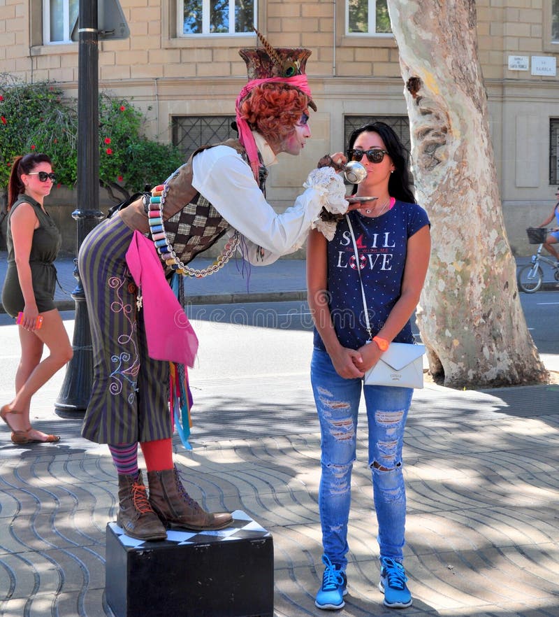 El artista Is Trying To de la calle hace la vida de A El artista Is Trying To de la calle hace la vida de A