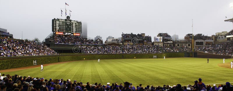 El béisbol - Chicago Cubs - Wrigley coloca campo abierto fotos de archivo El béisbol - Chicago Cubs - Wrigley coloca campo abierto fotos de archivo