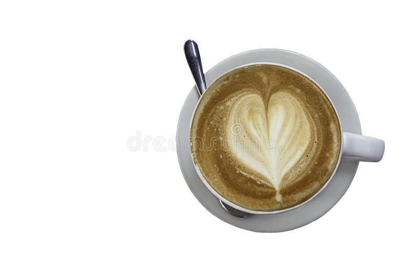 El café express caliente del café remató con una leche en forma de corazón en el vidrio blanco en un fondo blanco con la trayectoria de recortes