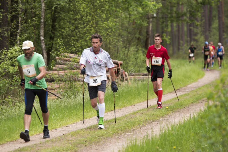 El caminar nórdico fotos de archivo