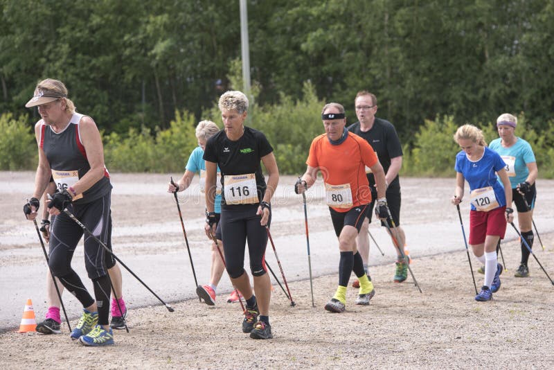 El caminar nórdico imagen de archivo