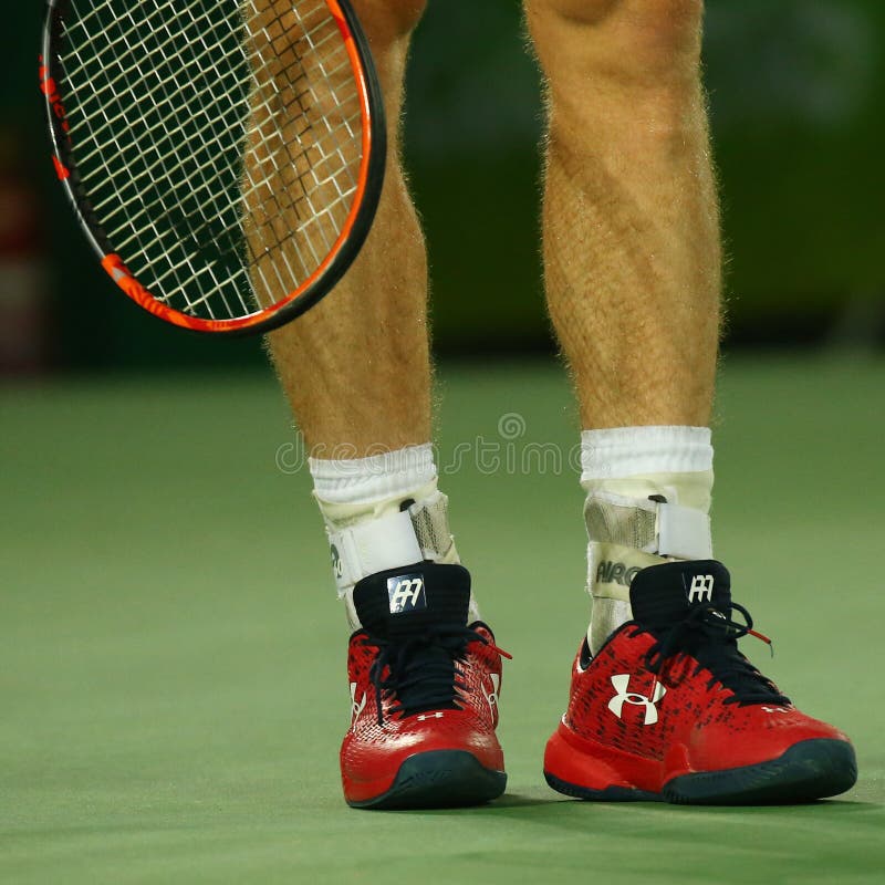 El Campeón Olímpico Andy Murray De Gran Bretaña Aduana Debajo De Las Zapatos Tenis De La Armadura Durante Hombres Que El ` de archivo editorial - Imagen de jugador, juego: