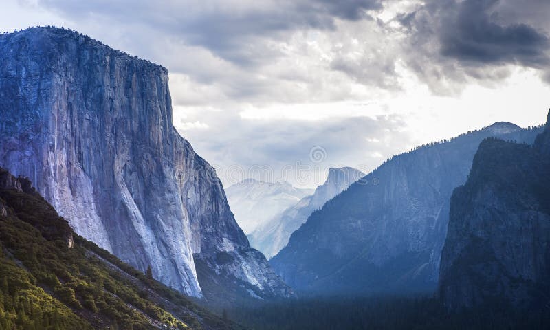 EL Capitan, εθνικό πάρκο Yosemite, Καλιφόρνια, ΗΠΑ στοκ φωτογραφία με δικαίωμα ελεύθερης χρήσης