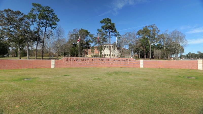 El cartel y banderas de la universidad del sur de alabama en mobile al