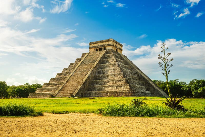 El Castillo located at Chichen Itza, Yucatan, Mexico royalty free stock photos