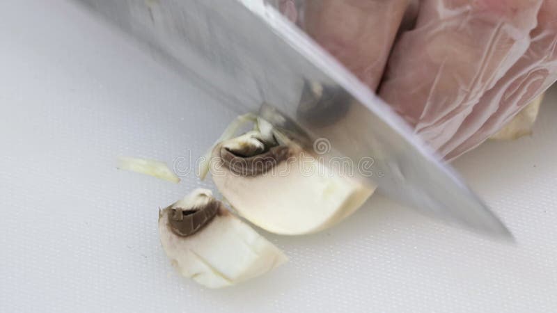 El chef prepara un plato de campeón